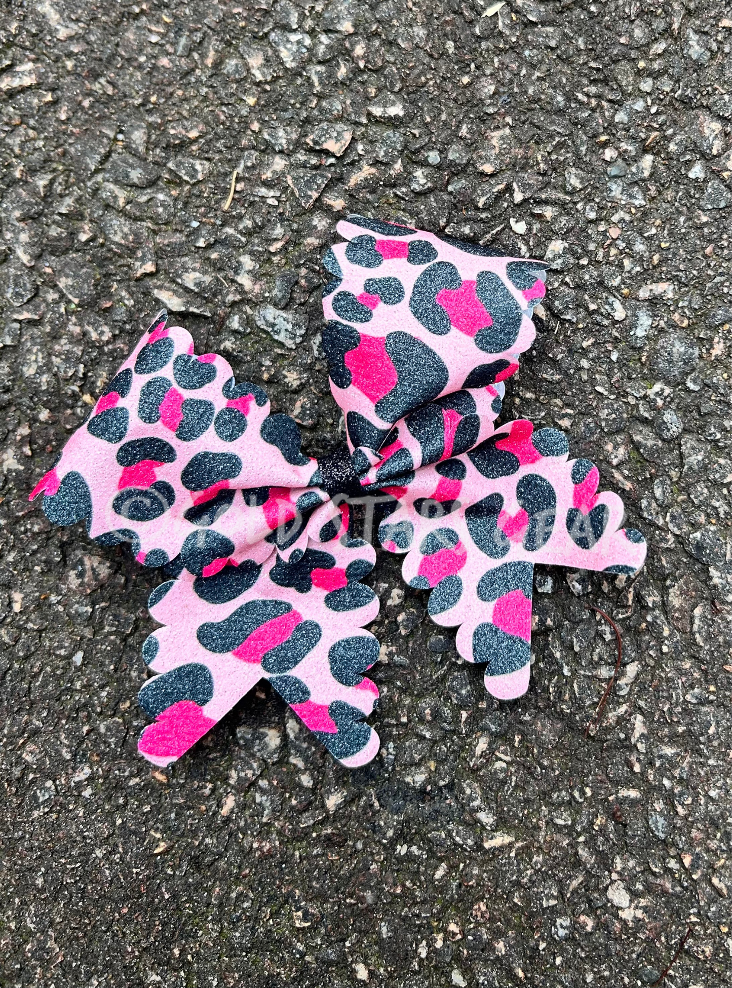 Scallop Cheetah Print Bow -Mini